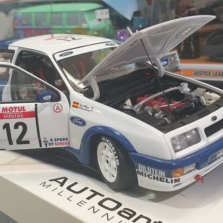 1/18 Scale Diecast Cars