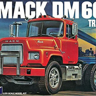 Mack DM600 Tractor Truck MPC Kitset 1/25