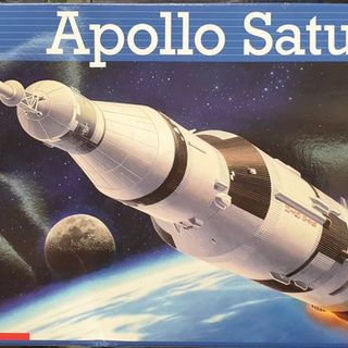 Apollo Saturn V Space Rocket Kitset 1/144 Revell