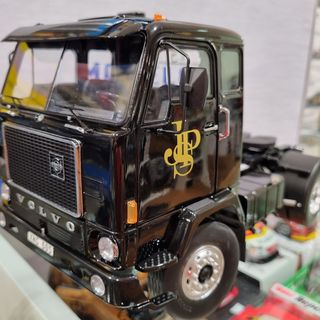 Volvo F88 Lotus John Player Special F1 Truck 1/18 Model Car Group