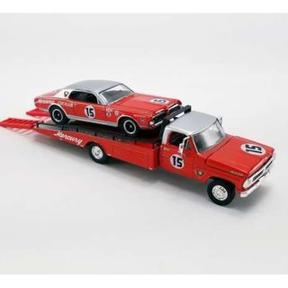 1970 Ford F-350 Ramp Truck with #15 1967 Trans Am Cougar Parnelli Jones 1/64 Greenlight