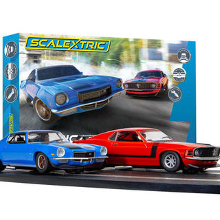 Scalextric American Street Duel Chev Camaro v's Ford Mustang 1/32