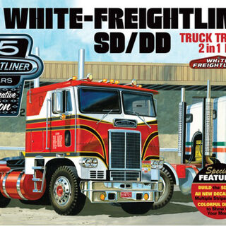 White Freightliner 2 in 1 kit  AMT Kitset 1/25