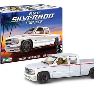 1999 Chevy Silverado Custom Pickup Kitset 1/25 Revell