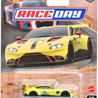 Hot Wheels Car Culture - Race Day -  Aston Martin Vantage GTE