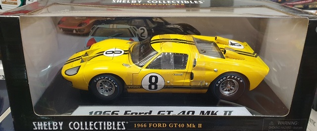 Ford GT40 1966 Le Mans John Whitmore & Frank Gardner 1/18 Shelby Collectibles