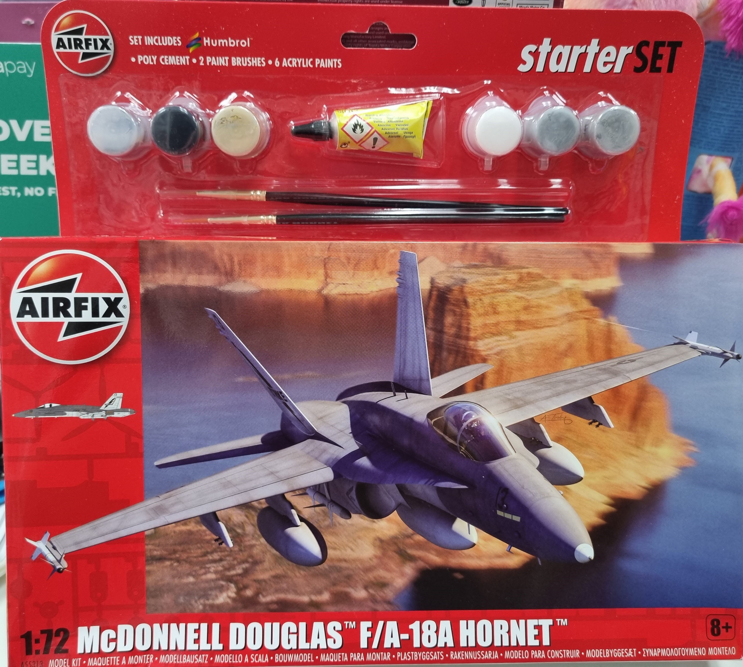 McDonnell Douglas F-18A Hornet Fighter Plane Kitset 1/72 Airfix Starter Set