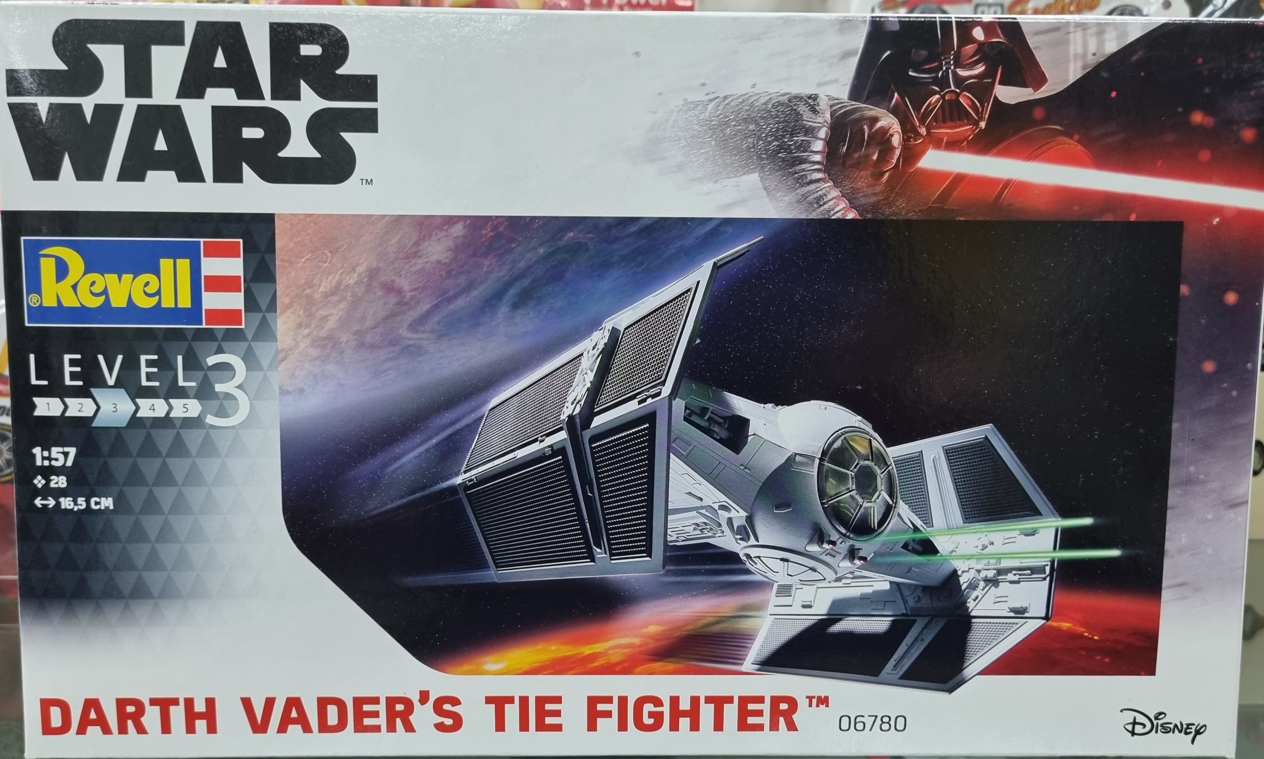 Star Wars Darth Vader Tie Fighter Kitset 1/57 Revell Level 3