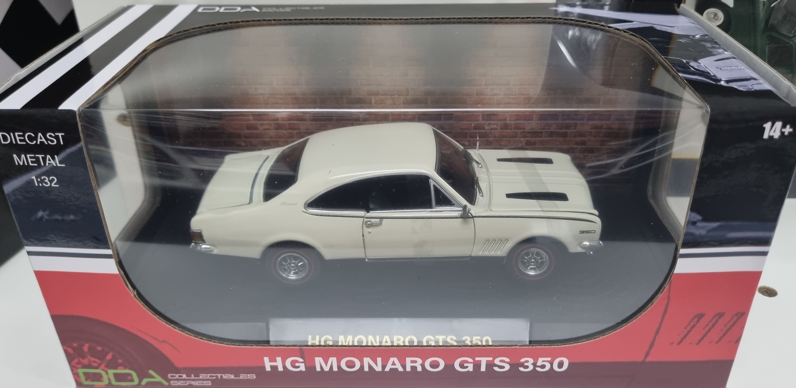 Holden Monaro HG GTS 350 1/32 DDA White Roadcar