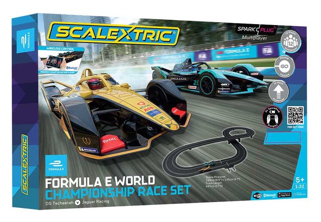 Scalextric Spark Plug - Formula E Race Set 1/32