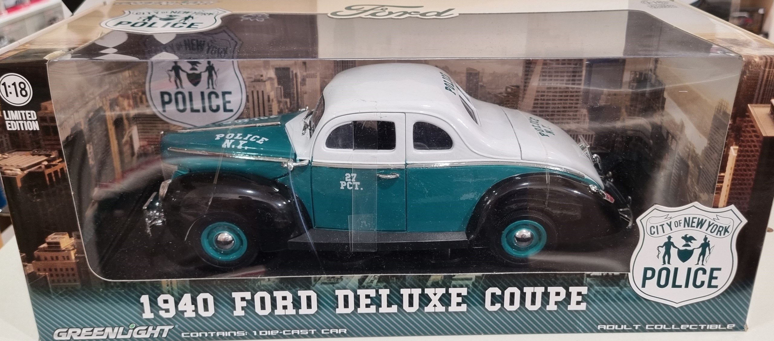 1940 Ford Deluxe Coupe New York Police Car 1/18 Greenlight