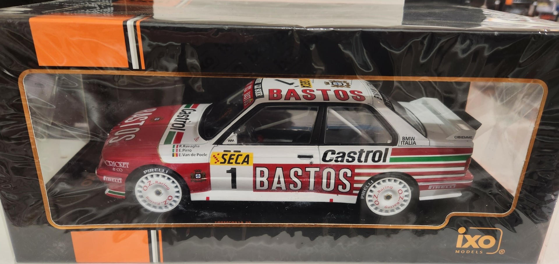 BMW M3 E30 1991 Spa 24 Hour Ravaglia Pirro & Van de Poole IXO 1/18