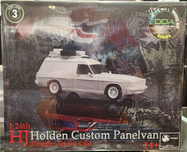 Holden HJ Custom Panelvan Mad Max Kitset DDA Collectables 1/24
