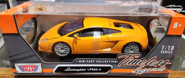 Lamborghini LP560-4 Orange Roadcar 1/18 Motormax