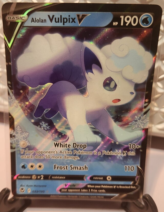 Pokemon TCG: Alolan Vulpix V 033/195 Silver Tempest