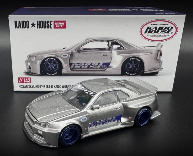 MiniGt Kaido House Nissan Skyline GT-R (R34) Kaido Works™ SHINJUKU V1 - 1/64
