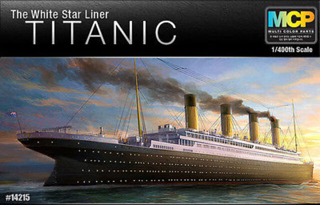 RMS Titanic The White Star Liner MCP Model Kit - Academy 1/400