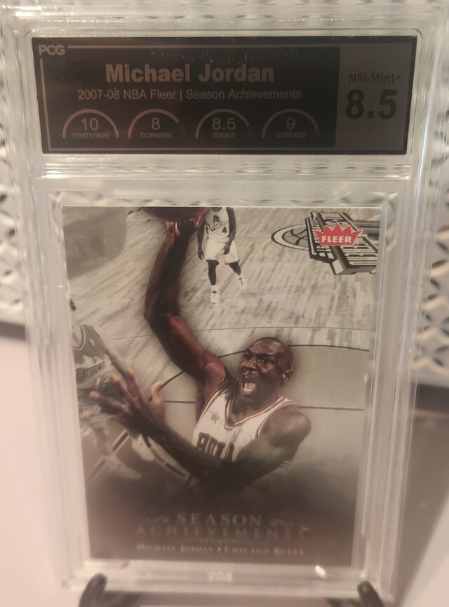 Michael Jordan #SH14 2007 Fleer Jordan Box Set Season Achievements PCG 8.5