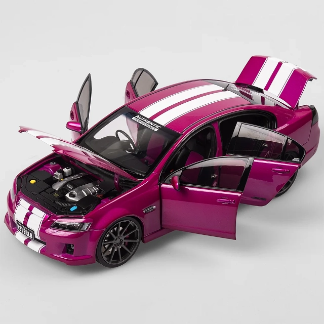 Holden VE Commodore SS V - ‘N3VERL8’ Street Custom 1/18 Authentic Collectables