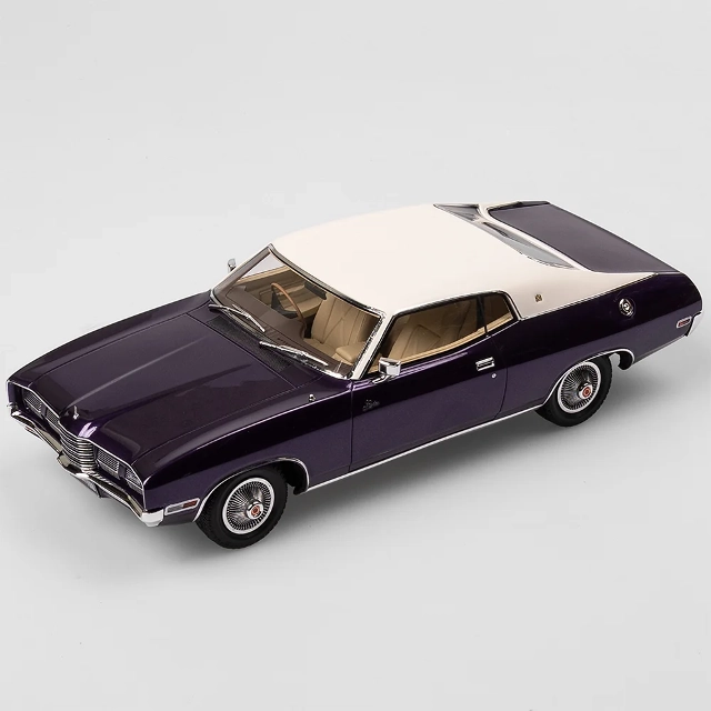 Ford P4 Landau - Wild Violet 1/18 Authentic Collectables