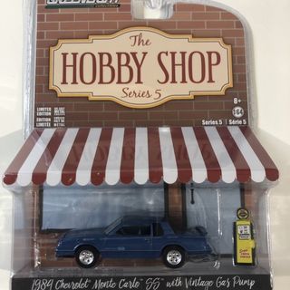 1984 Chev Monte Carlo SS Roadcar & Gas Pump 1/64 Greenlight The Hobby Shop