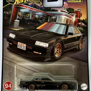Hot Wheels Premium Boulevard Nissan Skyline RS (KDR30)