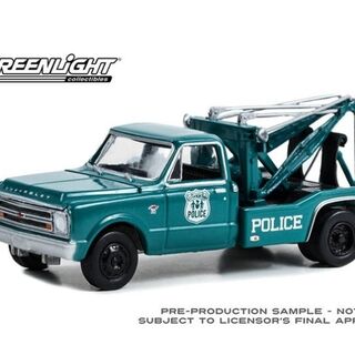 Greenlight Dually Driver Series 12 1967 Chevrolet C-30 Dually Wrecker - New York City Police Department (NYPD)