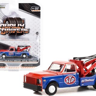Greenlight Dually Driver Series 11 1971 Chevrolet C-30 DW - STP Oil Treatment