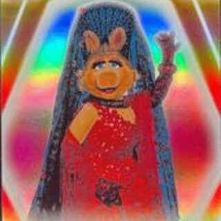 Topps Disney 2026: Neon - Miss Piggy #187 Rainbow Foilboard