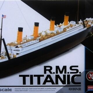 RMS Titanic MCP Model Kit - Academy 1/1000