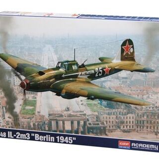 Academy IL-2m3 ''Berlin 1945'' Kitset