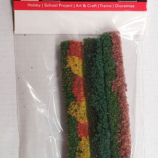 JTT 95665 JTT Scenery Flowering Hedges 3 Pack